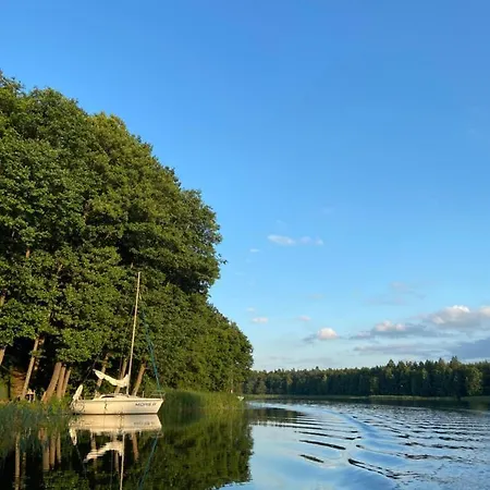 Apartament Nad Jeziorem Apartment *