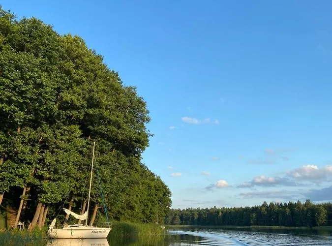 Apartament Nad Jeziorem Apartment *